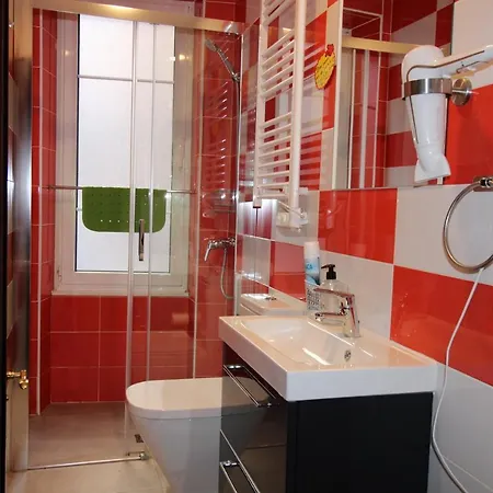 Goodhouse Pensjonat Gijón